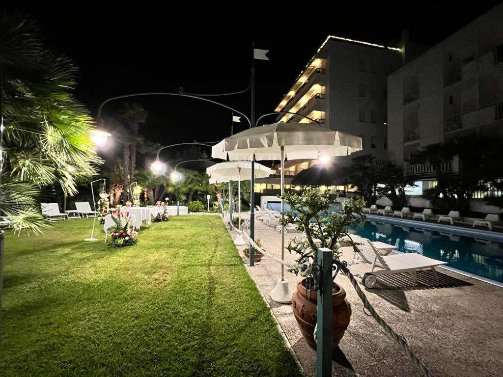 Hotel Parco Delle Rose Silvi Marina Ngoại thất bức ảnh