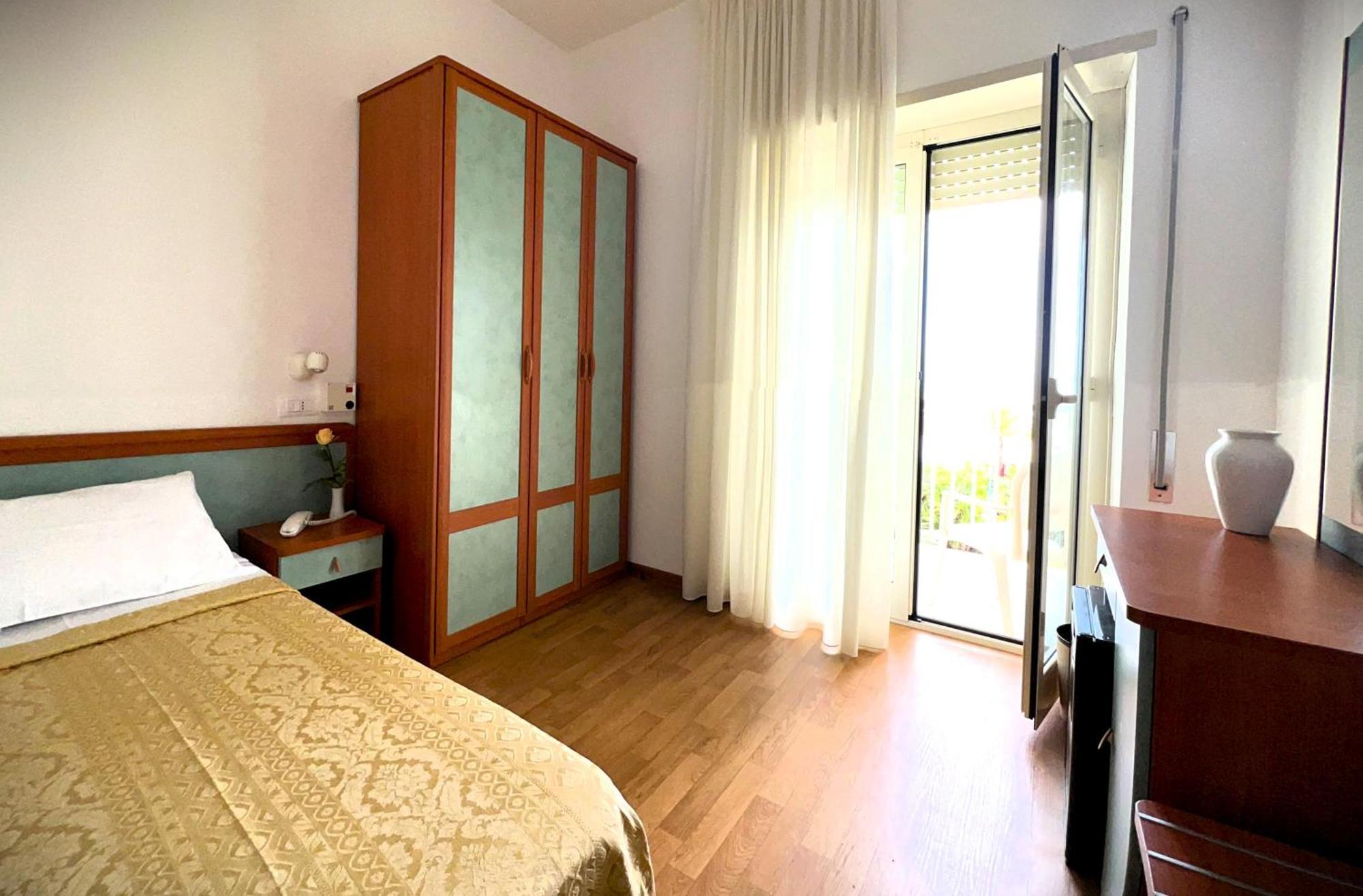 Hotel Parco Delle Rose Silvi Marina Ngoại thất bức ảnh