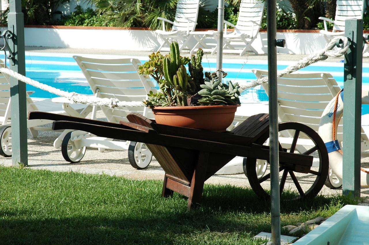 Hotel Parco Delle Rose Silvi Marina Ngoại thất bức ảnh